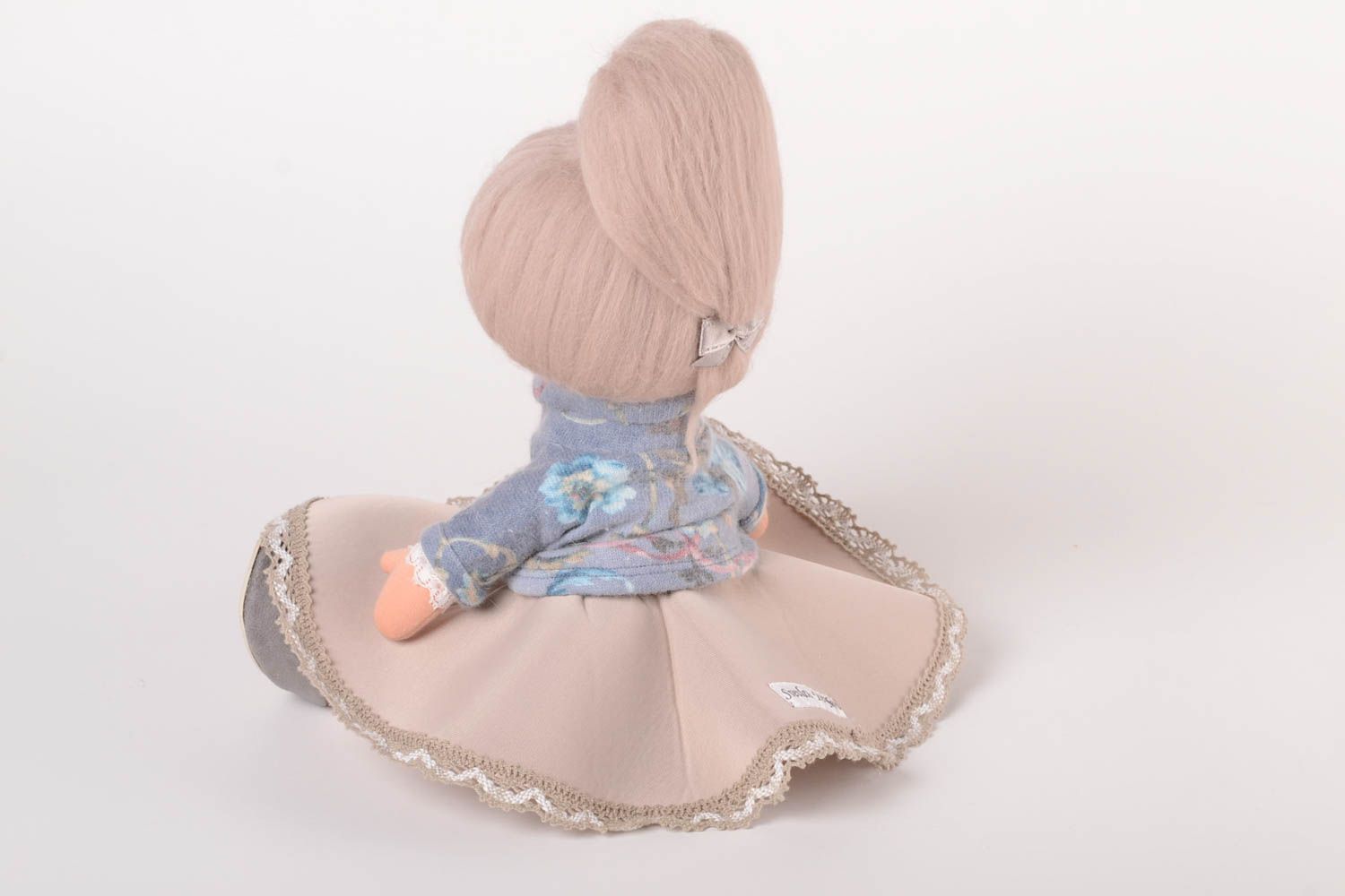 Кукла ручной работы кукла из ткани мягкая кукла трикотажная в красивой юбке фото 3