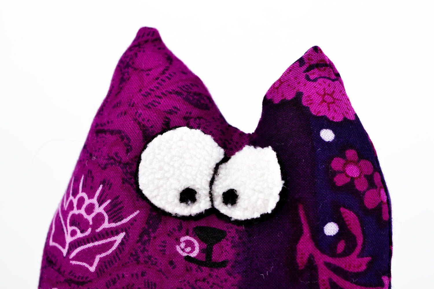 Peluche chat violet Jouet fait main en coton et polaire Cadeau pour enfant photo 3