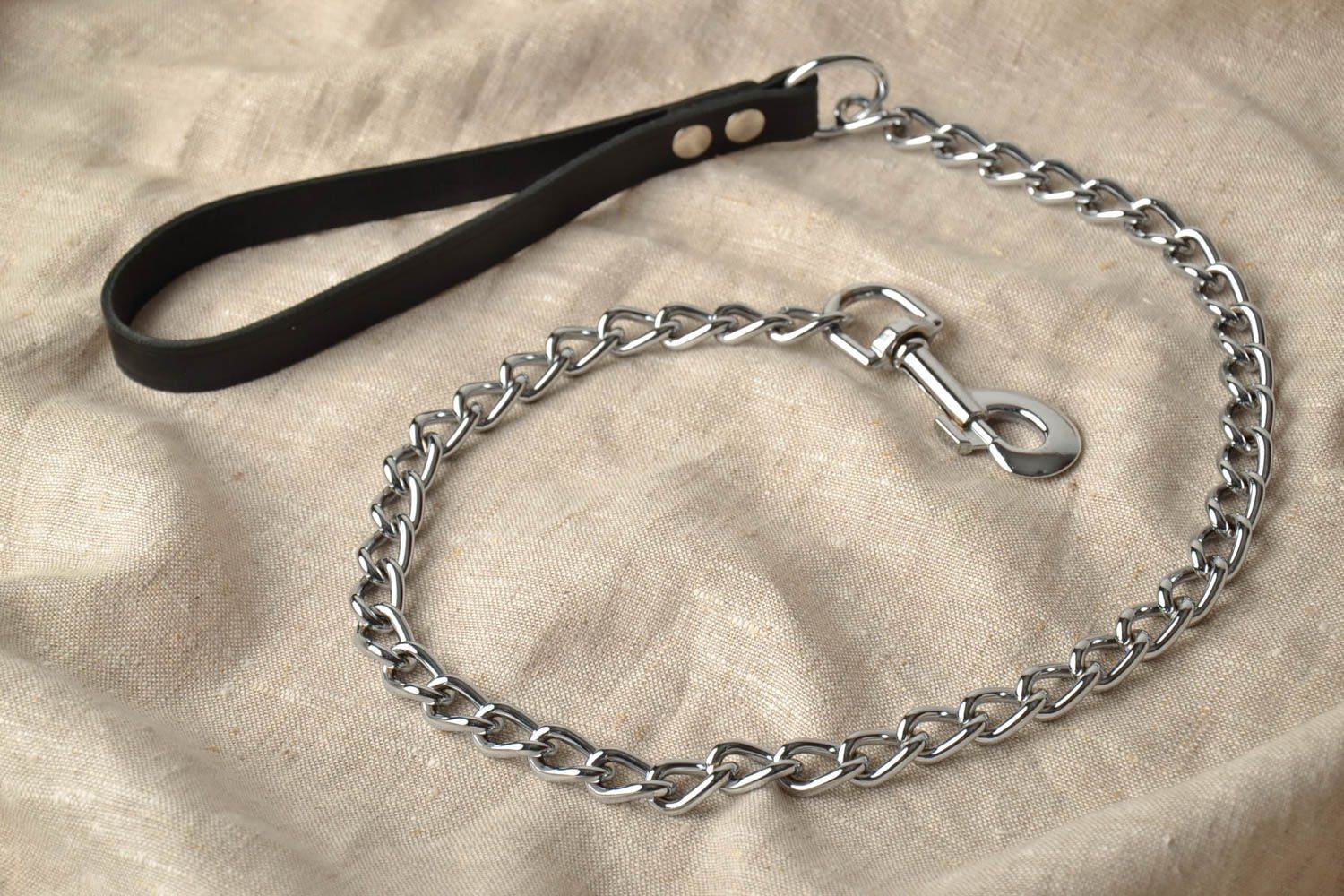 Strong metal and leather dog lead photo 1