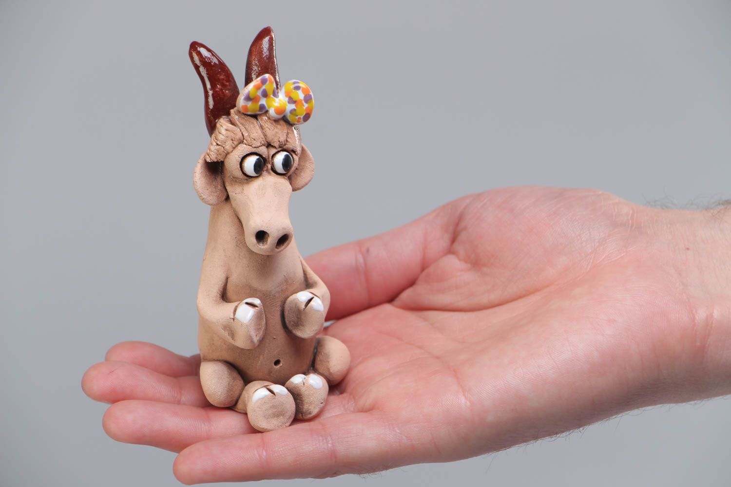 Kleine keramische Figurine Ziege aus Ton originelle mit Bemalung handmade für Interieur Dekor foto 5