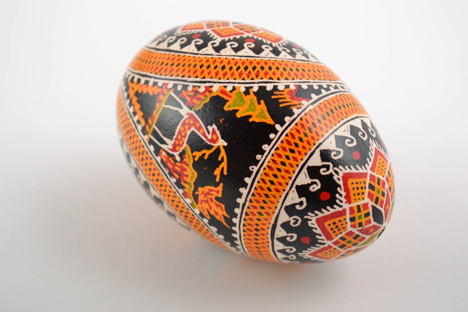 Huevo decorativo pintado con acrílicos hecho a mano para Pascua foto 3