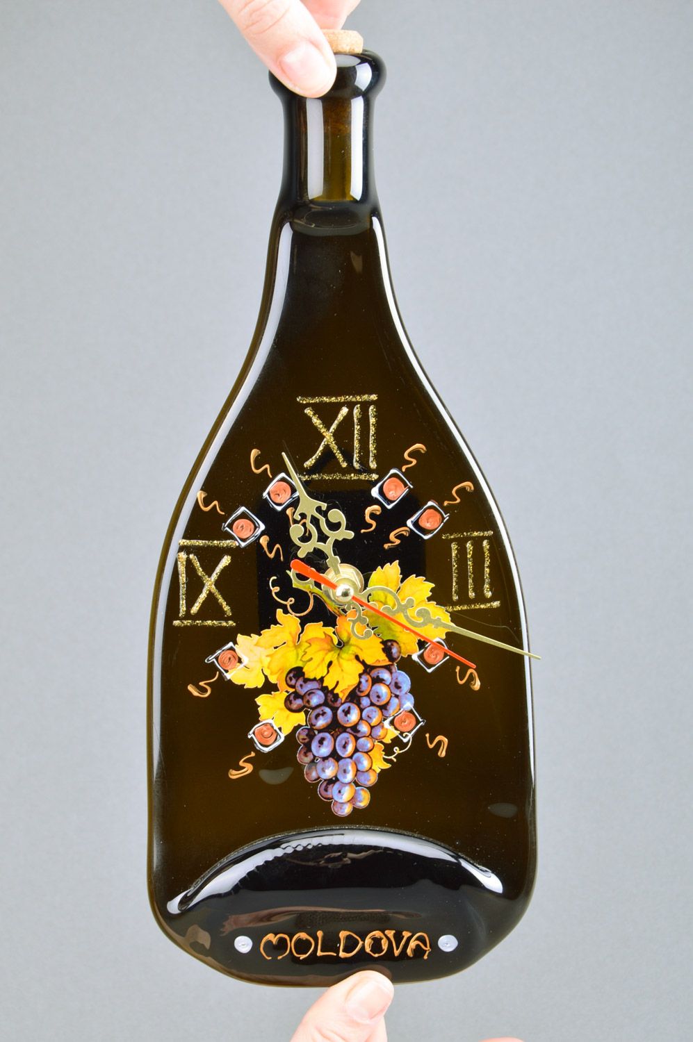 Оригинальные настенные часы из бутылки из-под шампанского ручной работы фото 3