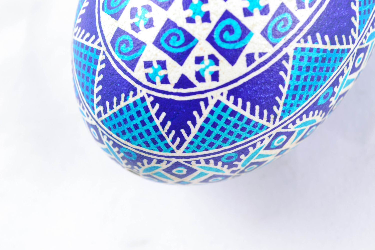 Huevo de Pascua pintado con acrílicos foto 5