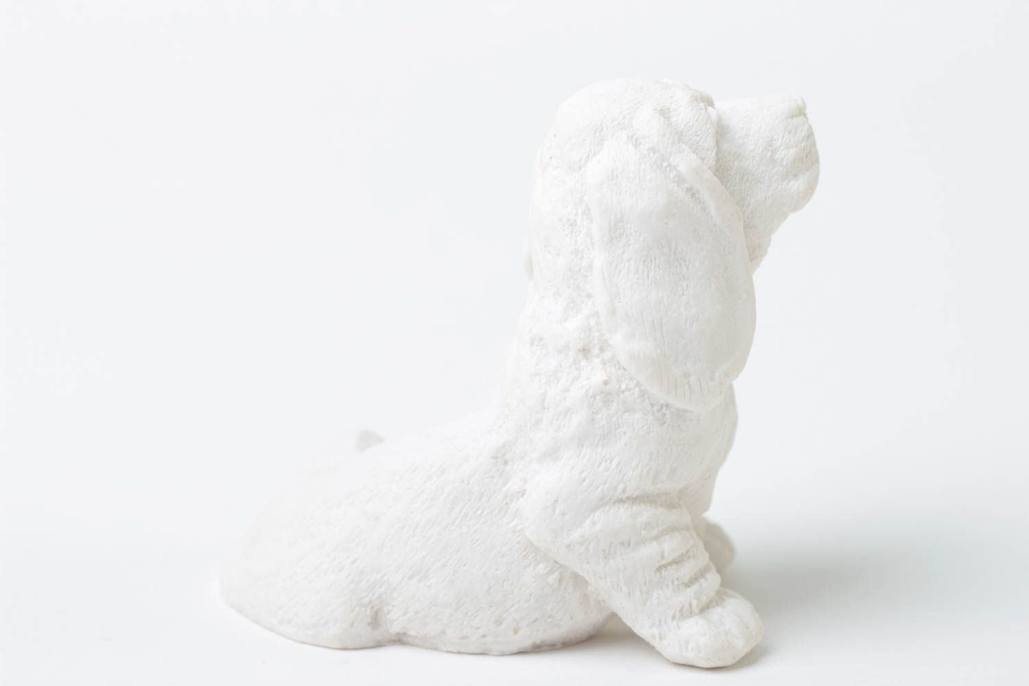 Заготовка из полимерной смолы в виде собаки небольшая белая ручной работы  фото 3