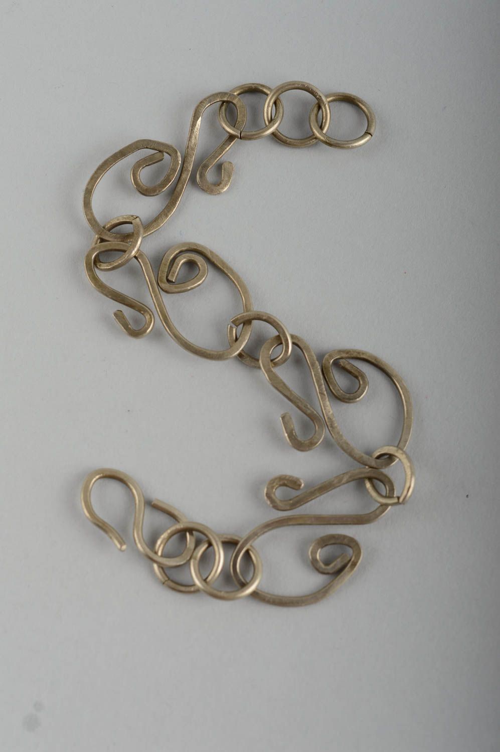 Bracciale in metallo fatto a mano accessorio originale braccialetto di moda foto 5
