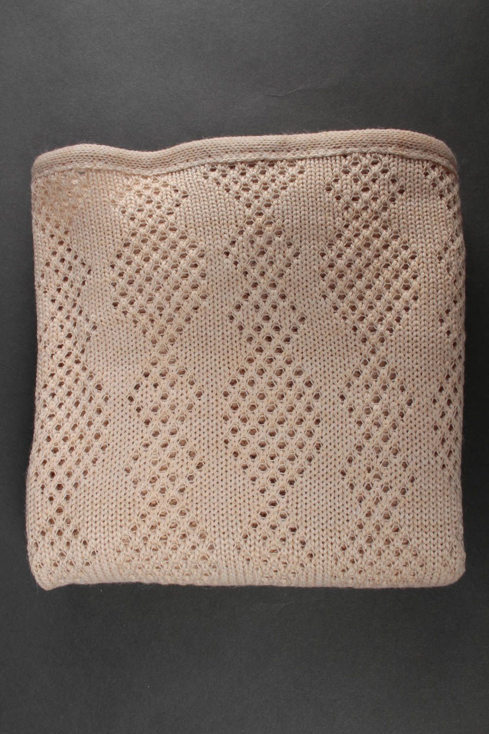 Одеяло ручной работы детское одеяло из пряжи вязаное одеяло бежевое краивое фото 4