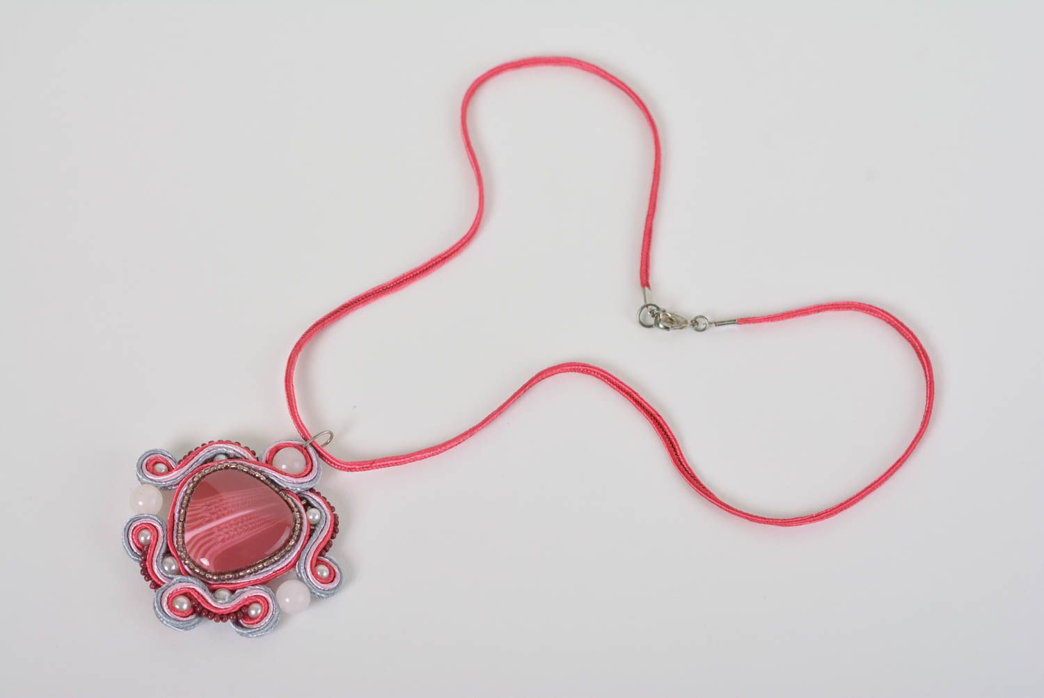 Кулон сутажная вышивка кулон ручной работы вышитый кулон с розовым кварцем фото 4