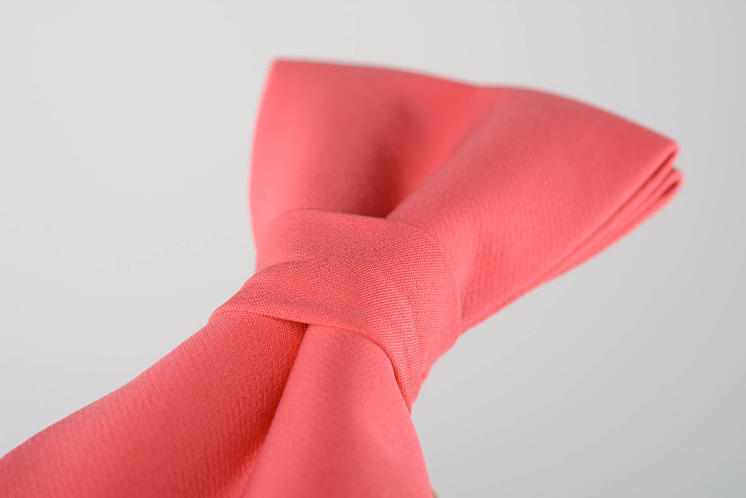 Pink bow tie made of gabardine photo 4