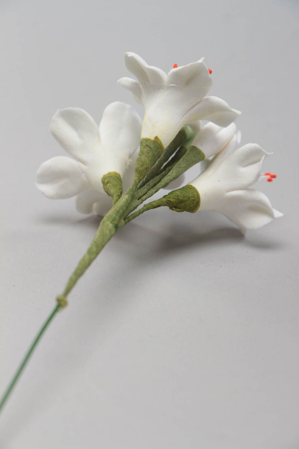 Fleur artificielle de freesia blanc en pâte polymère faite main décoration photo 4