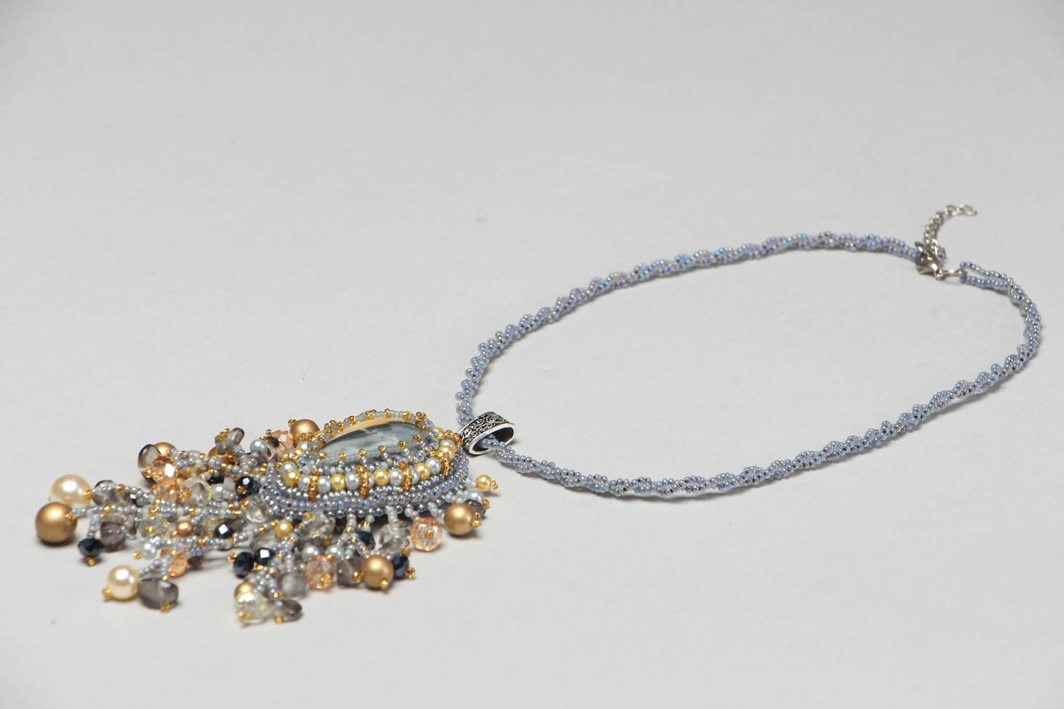 Ожерелье из бисера с натуральными камнями фото 3