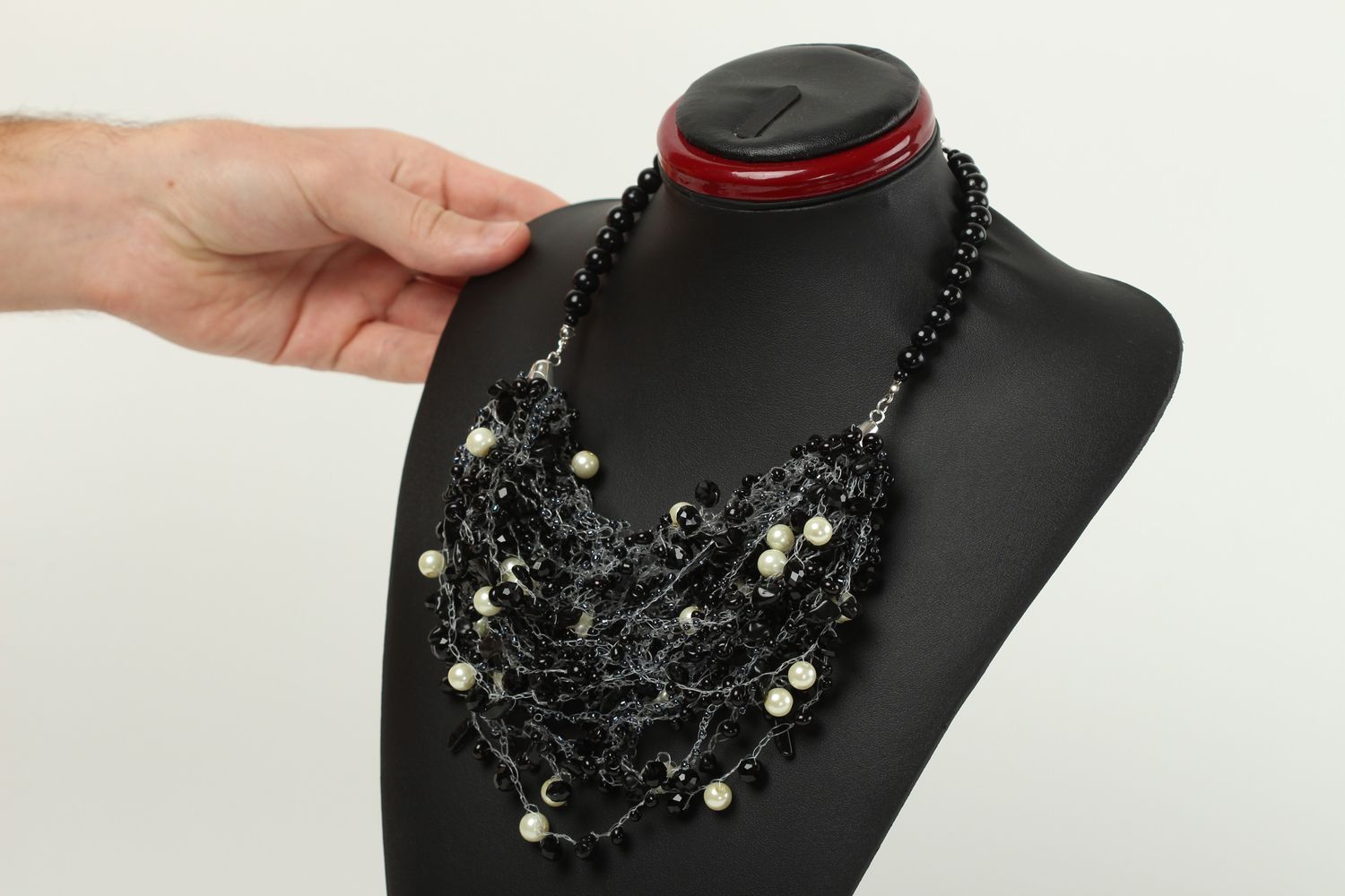 Handmade Perlen Schmuck Collier Kette Accessoire für Frauen schwarz weiß schön foto 4