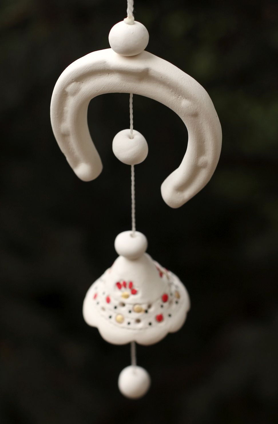 Suspension décorative Clochette avec fer à cheval en céramique photo 2