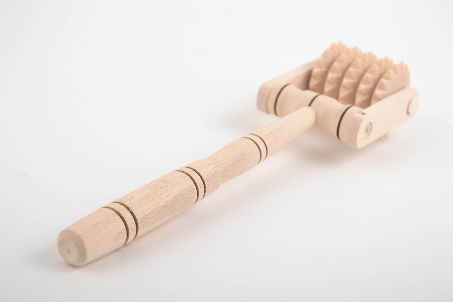 Masajeador de madera para pies y espalda artesanal con manga mediana ccasero foto 5