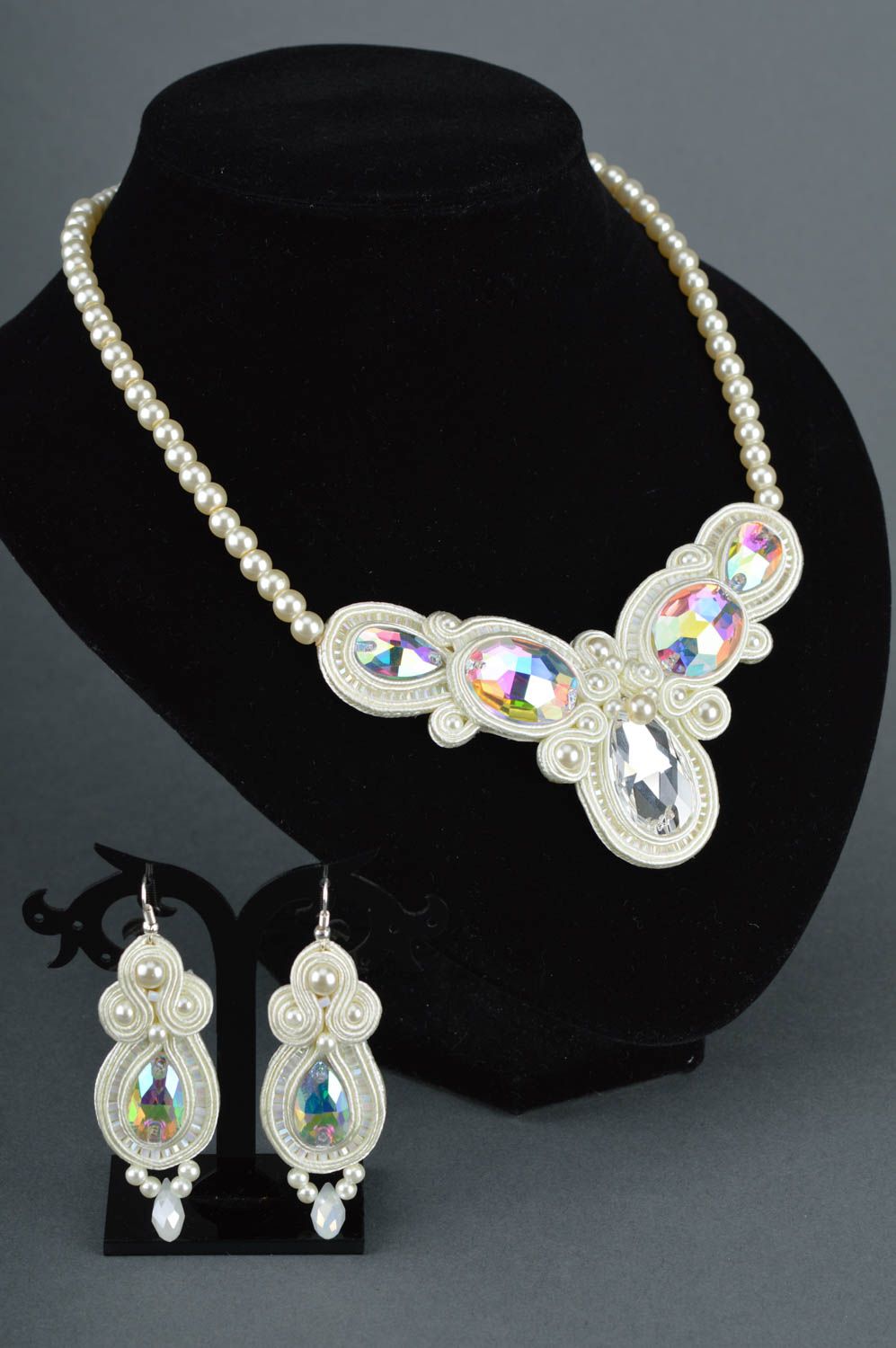 Beautiful handmade jewelry set soutache necklace and earrings of white color photo 3