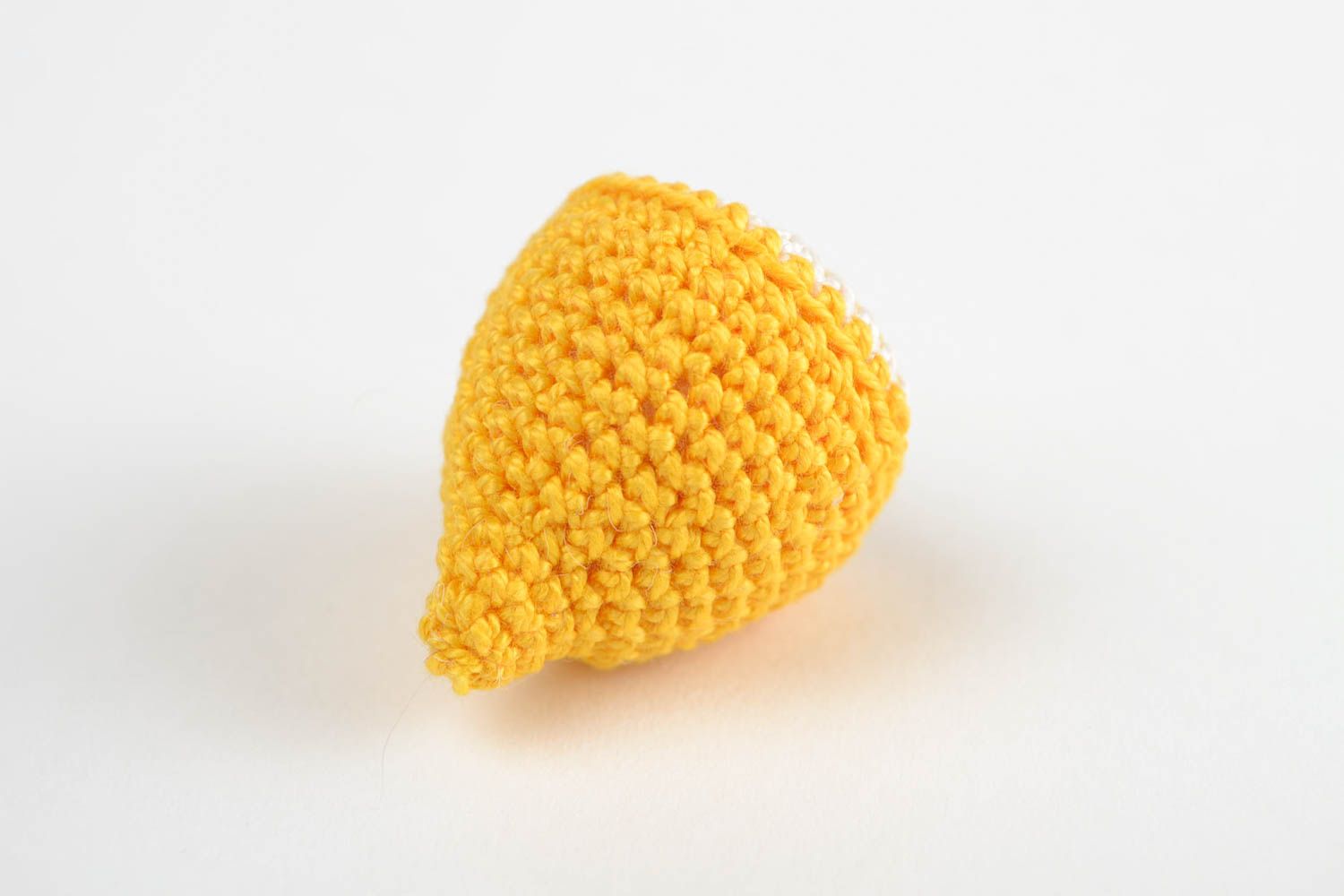Peluche citron faite main Jouet tricot jaune Cadeau enfant doux fruit design photo 5