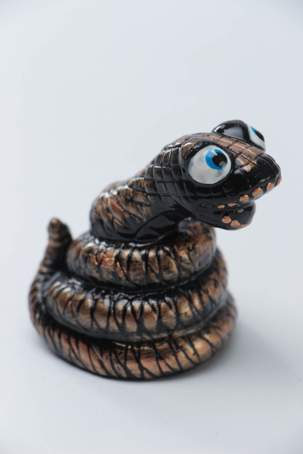 Темная статуэтка змеи из гипса ручной работы оригинальная красивая расписная фото 2