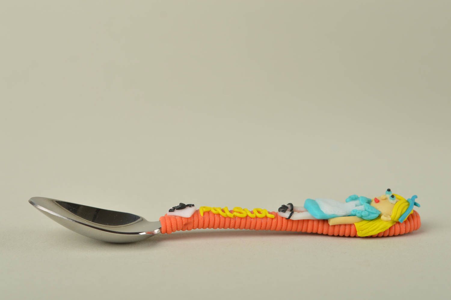 Cuchara artesanal con muñeca de pástico regalo original utensilio de cocina foto 3