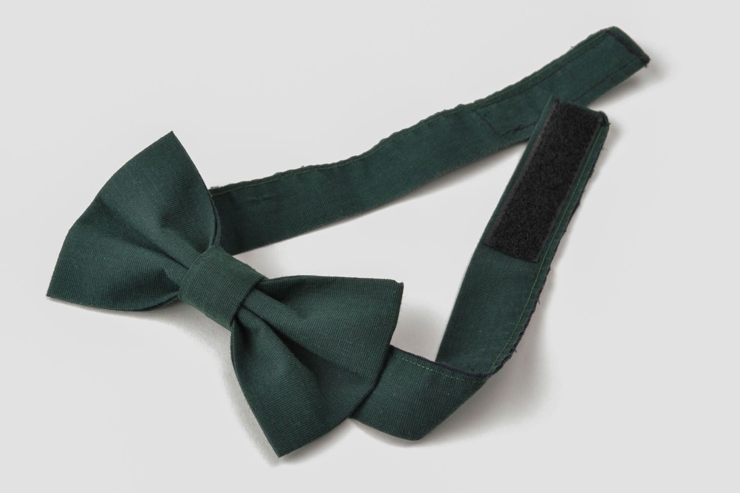 Corbata de lazo clásica color gris-verde foto 3