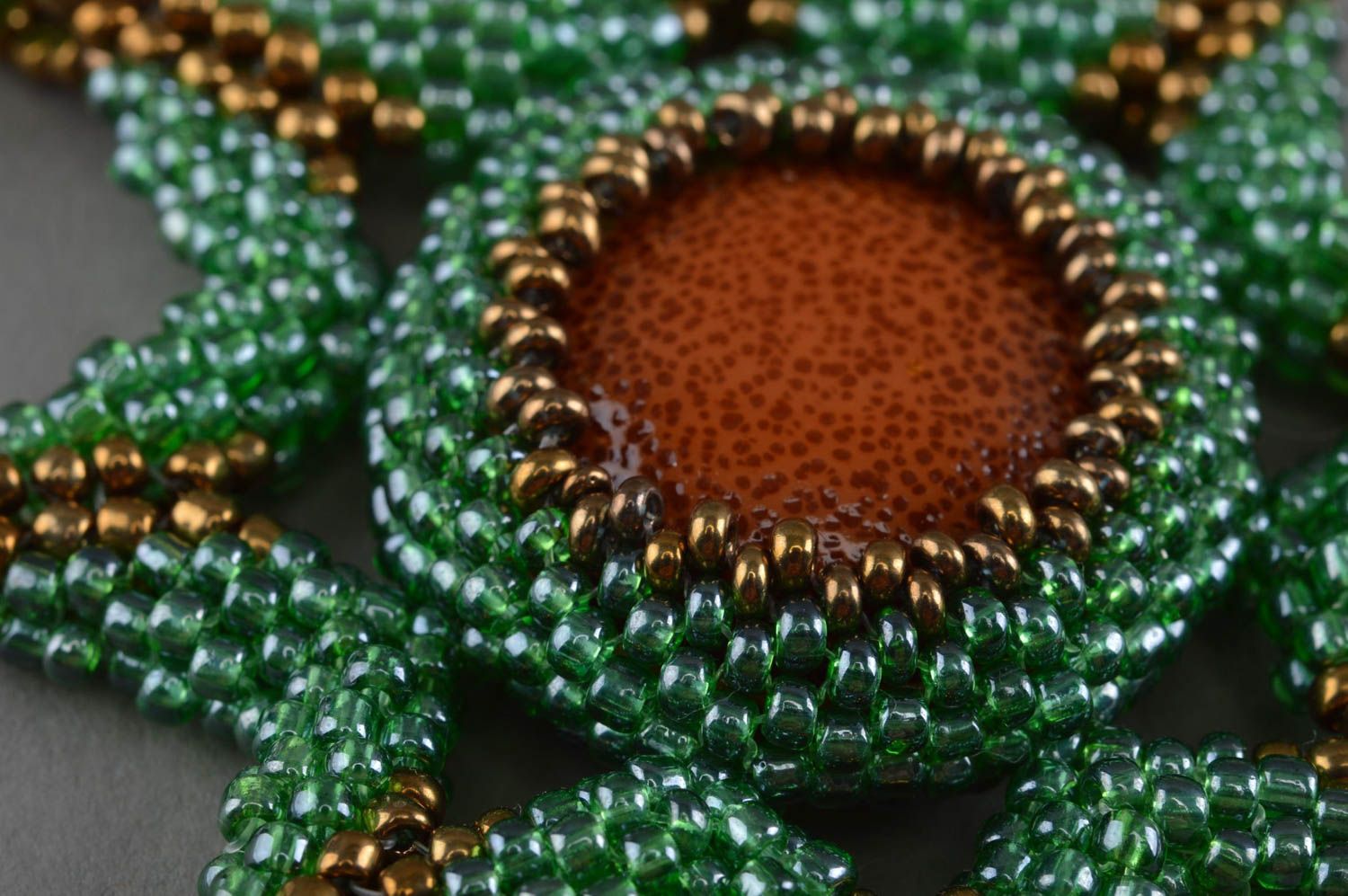 Pendentif en perles de rocaille fait main original vert en forme d'étoile photo 4