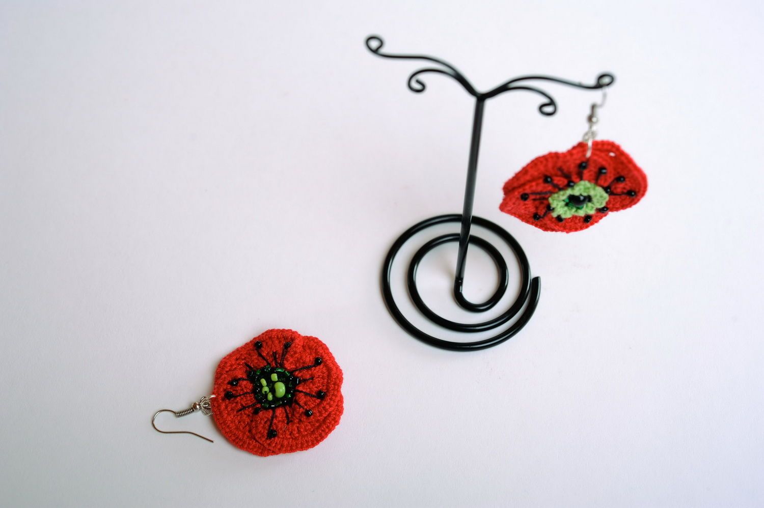 Acrylic earrings Poppies photo 3