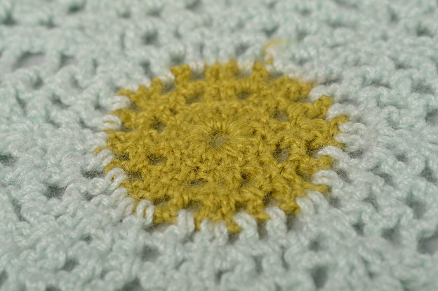 Petit napperon au crochet fait main en fils de coton ajouré Décoration maison photo 4