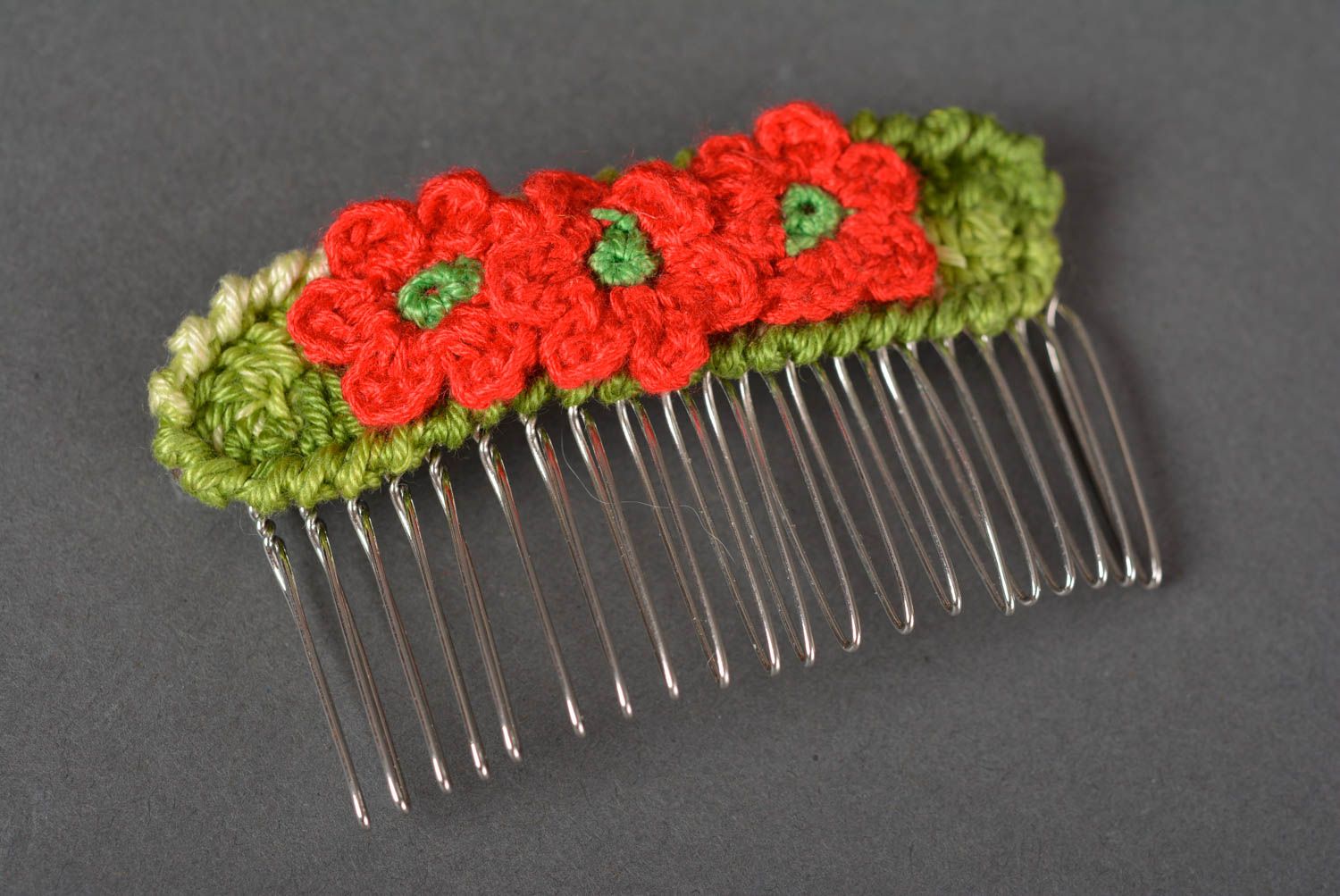 Peigne cheveux fait main Accessoire cheveux avec fleurs rouges Cadeau femme photo 5