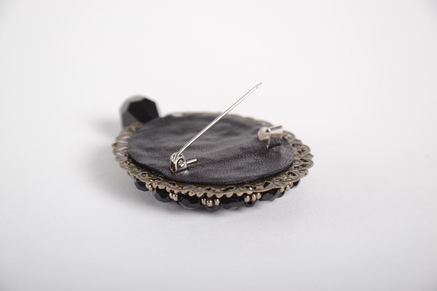 Stylish handmade leather brooch pin beaded brooch jewelry beautiful jewellery  photo 5