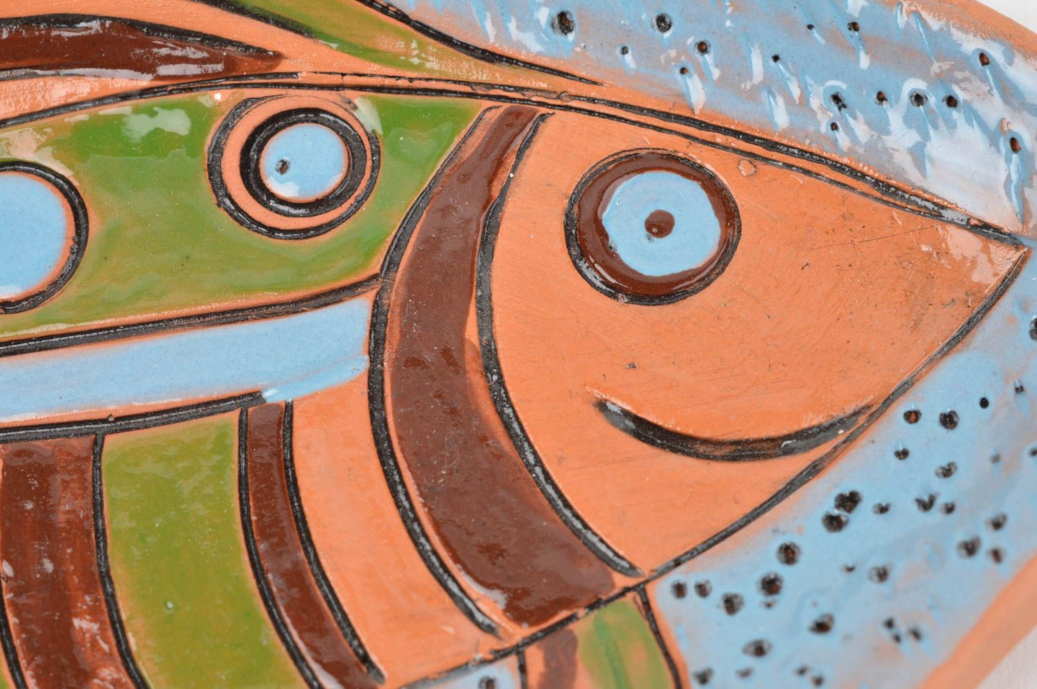 Interessanter dekorativer Teller aus Ton Fisch mit Bemalung Künstler Handarbeit foto 5