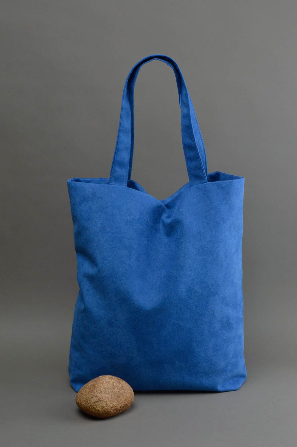 Синяя женская сумка мешок ручной работы с карманом из искусственной замши фото 1