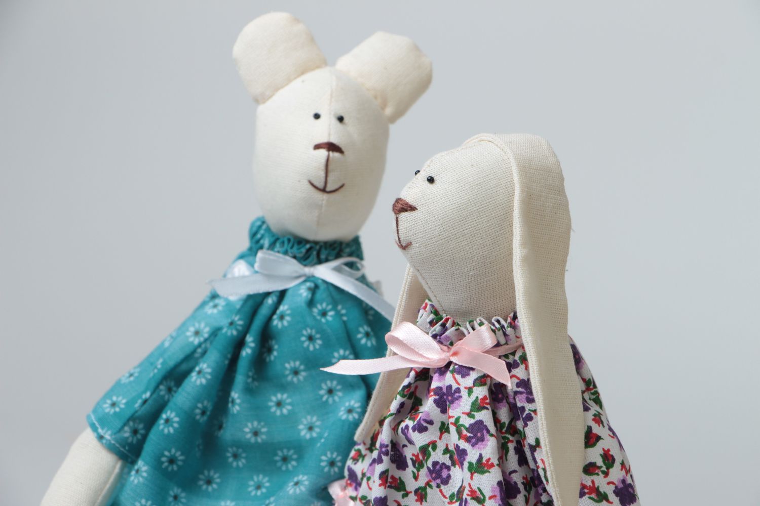 Muñecos de tela originales hechos a mano 2 piezas conejo y osito para niños foto 3