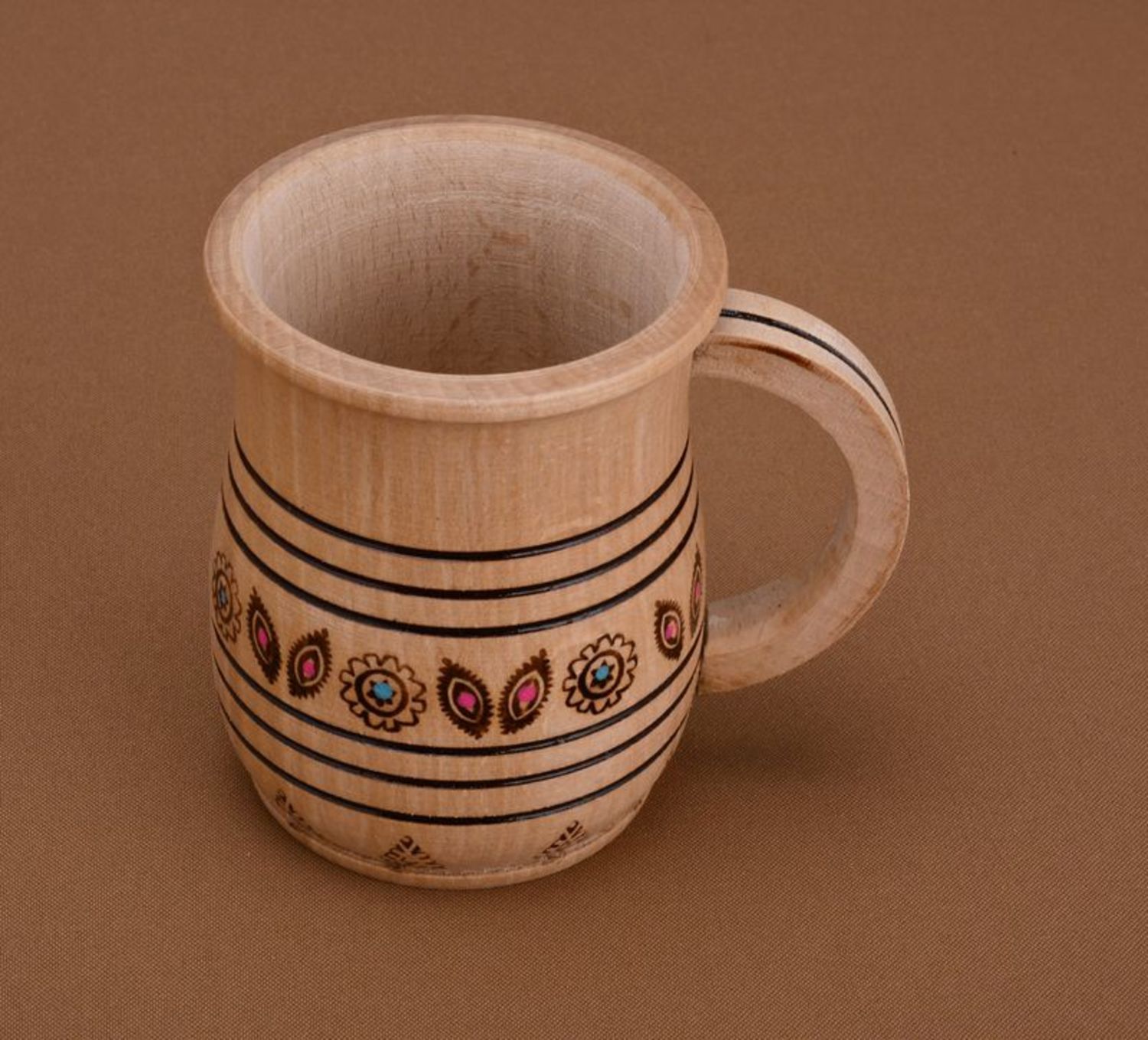 Decorative wooden mug photo 2