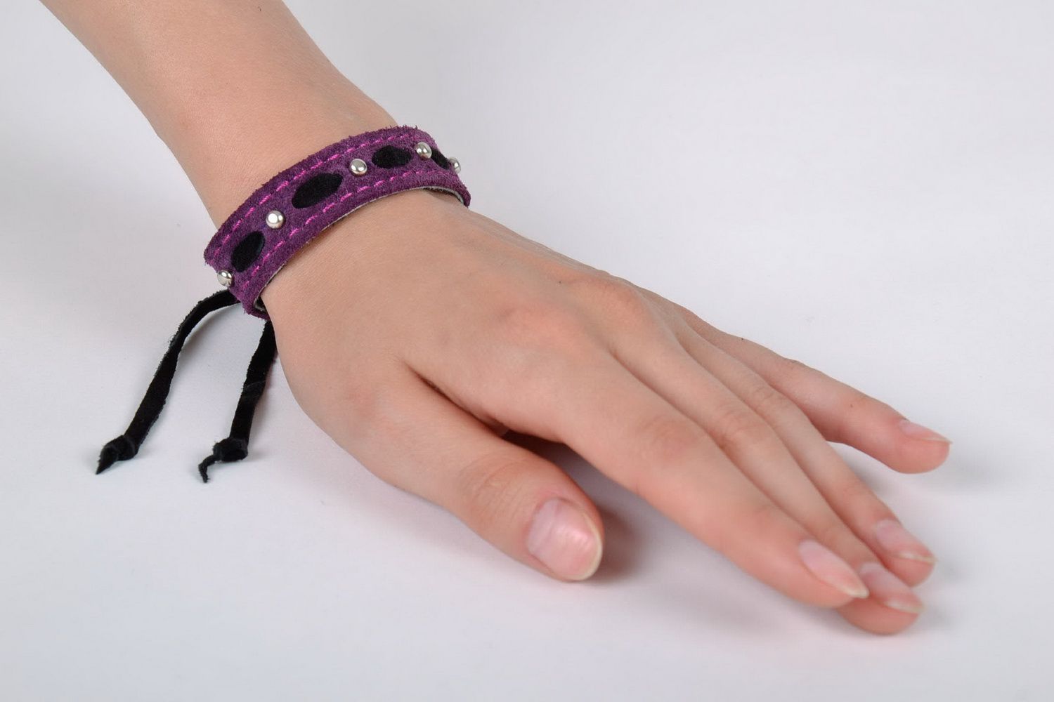 Violet leather bracelet with rivets photo 5