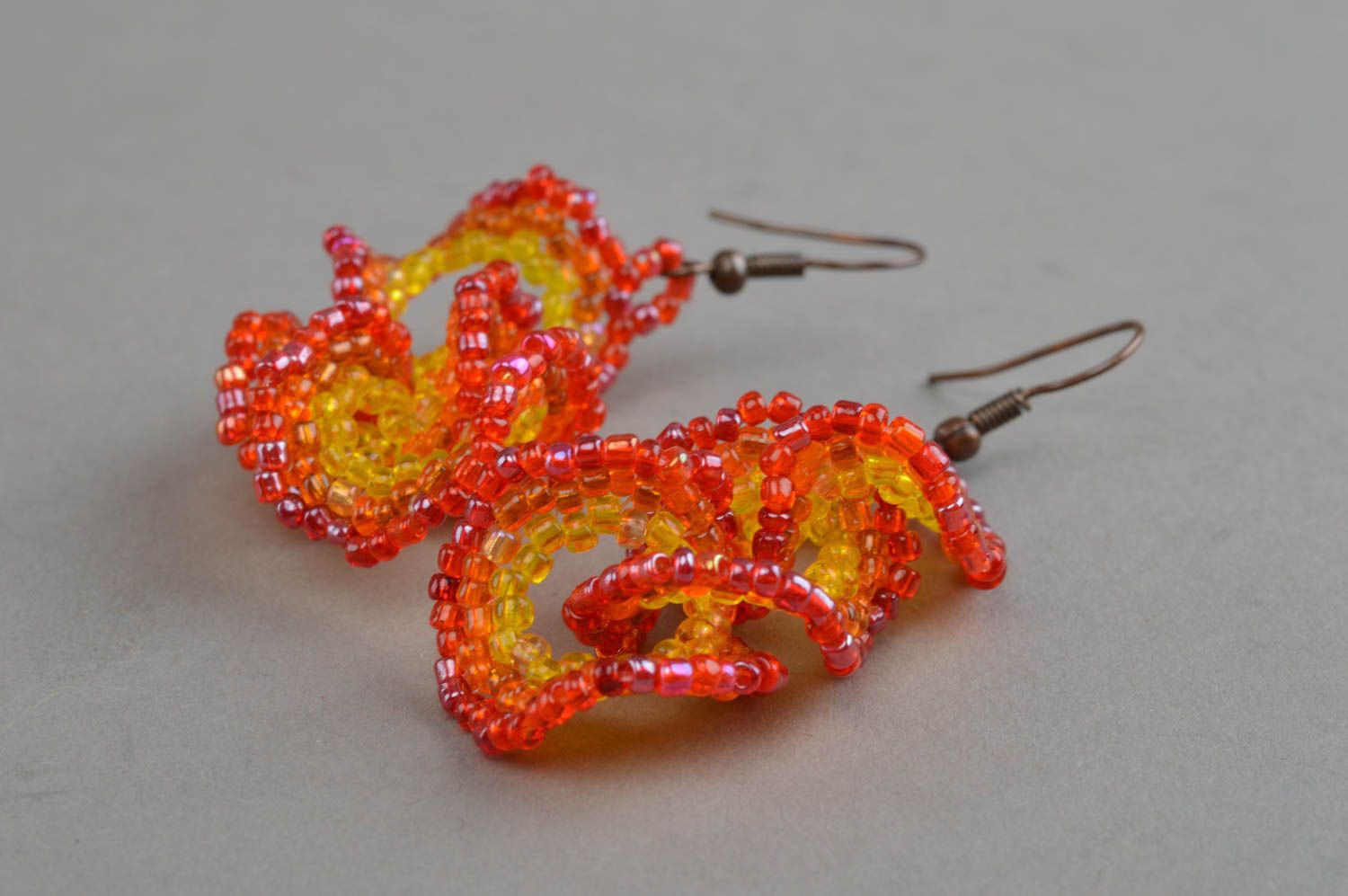 Rot gelbe lange Ohrringe aus Glasperlen  originell künstlerische Handarbeit foto 2