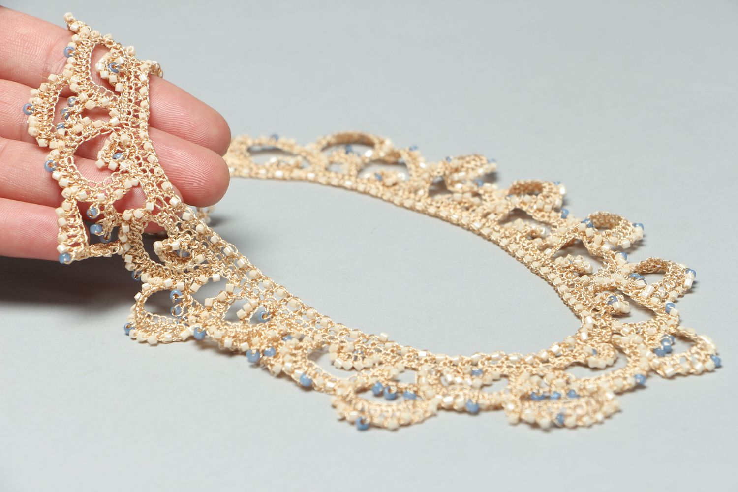 Collana fatta a mano di fili e perline girocollo originale accessorio originale
 foto 3