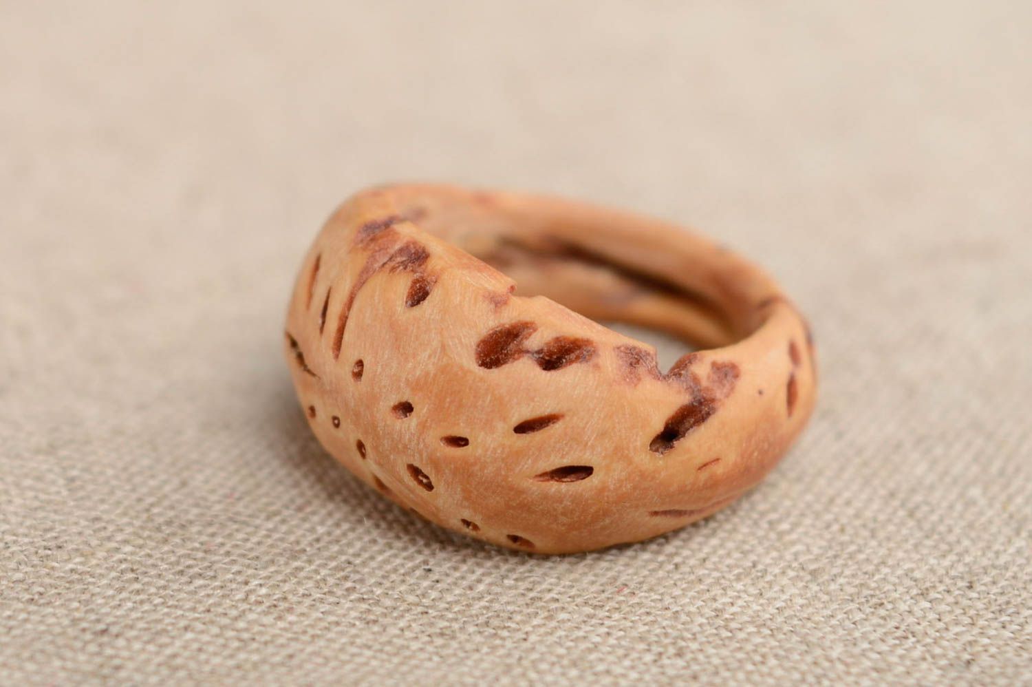 Holz Ring aus Pfirsichkern Durchmesser 13 mm foto 1