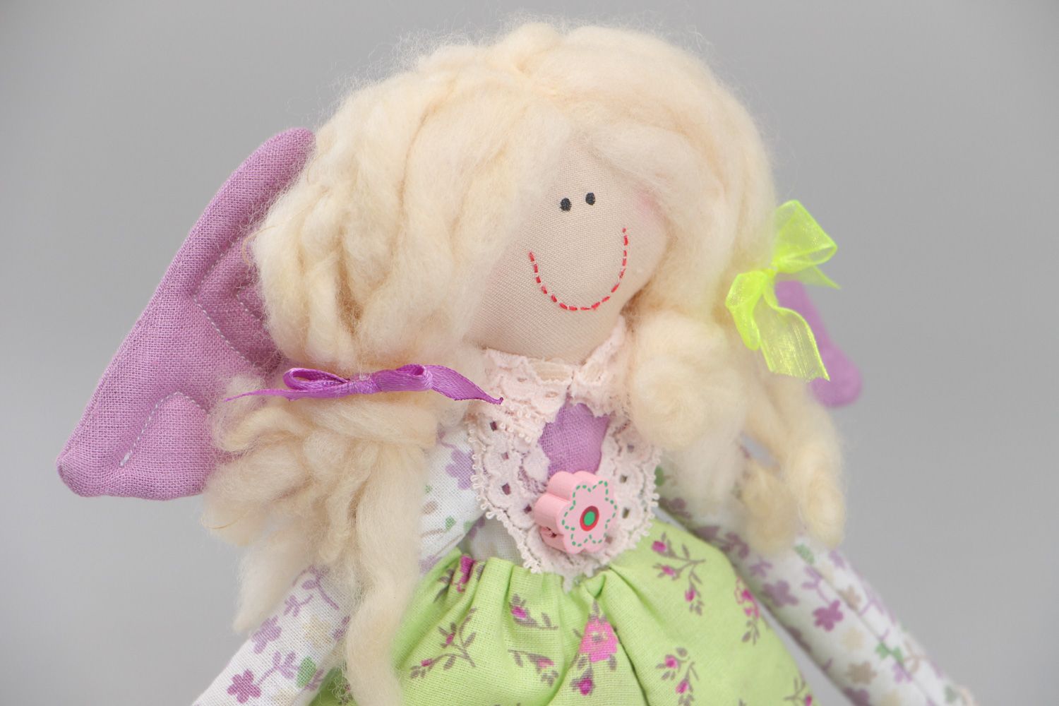 Belle poupée en tissu de coton aux cheveux blancs originale faite main photo 2