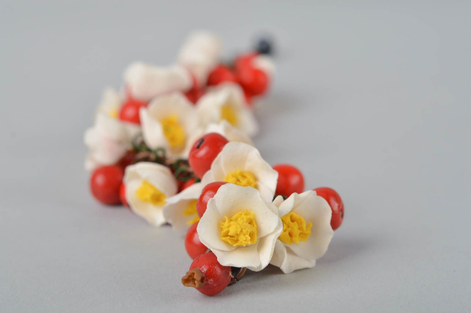 Bracelet fleurs et baies Bijou fait main porcelaine froide Cadeau pour femme photo 4