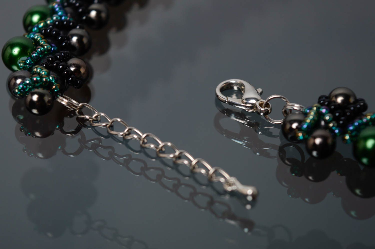 Красивое ожерелье из бусин и бисера фото 5