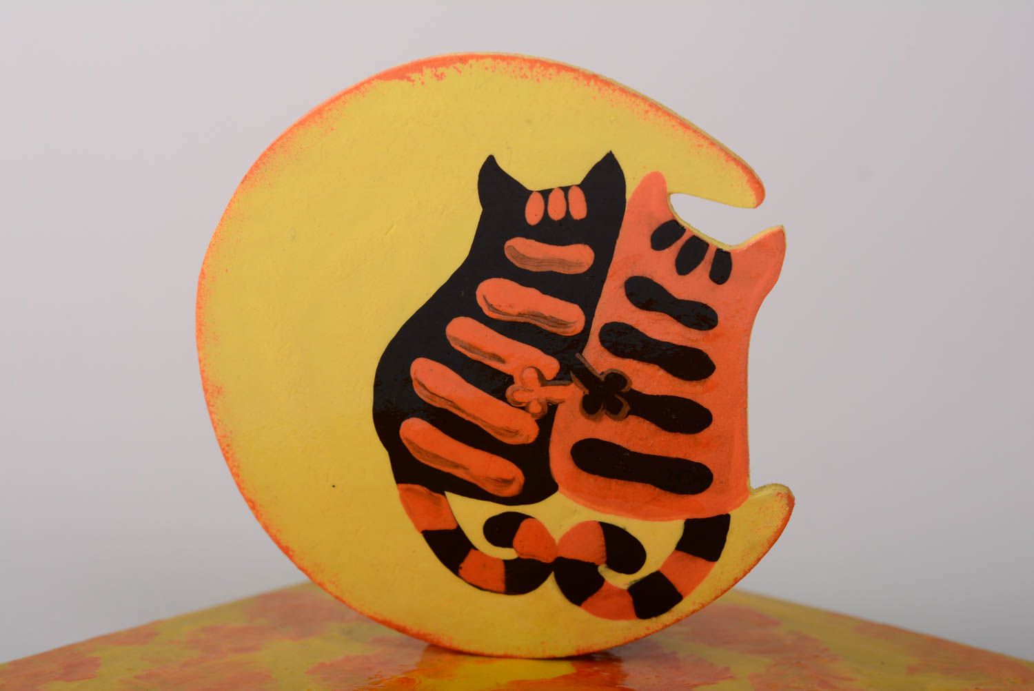 Magnet pour frigo fantaisie Lune et deux Chats en bois peint décor fait main photo 1