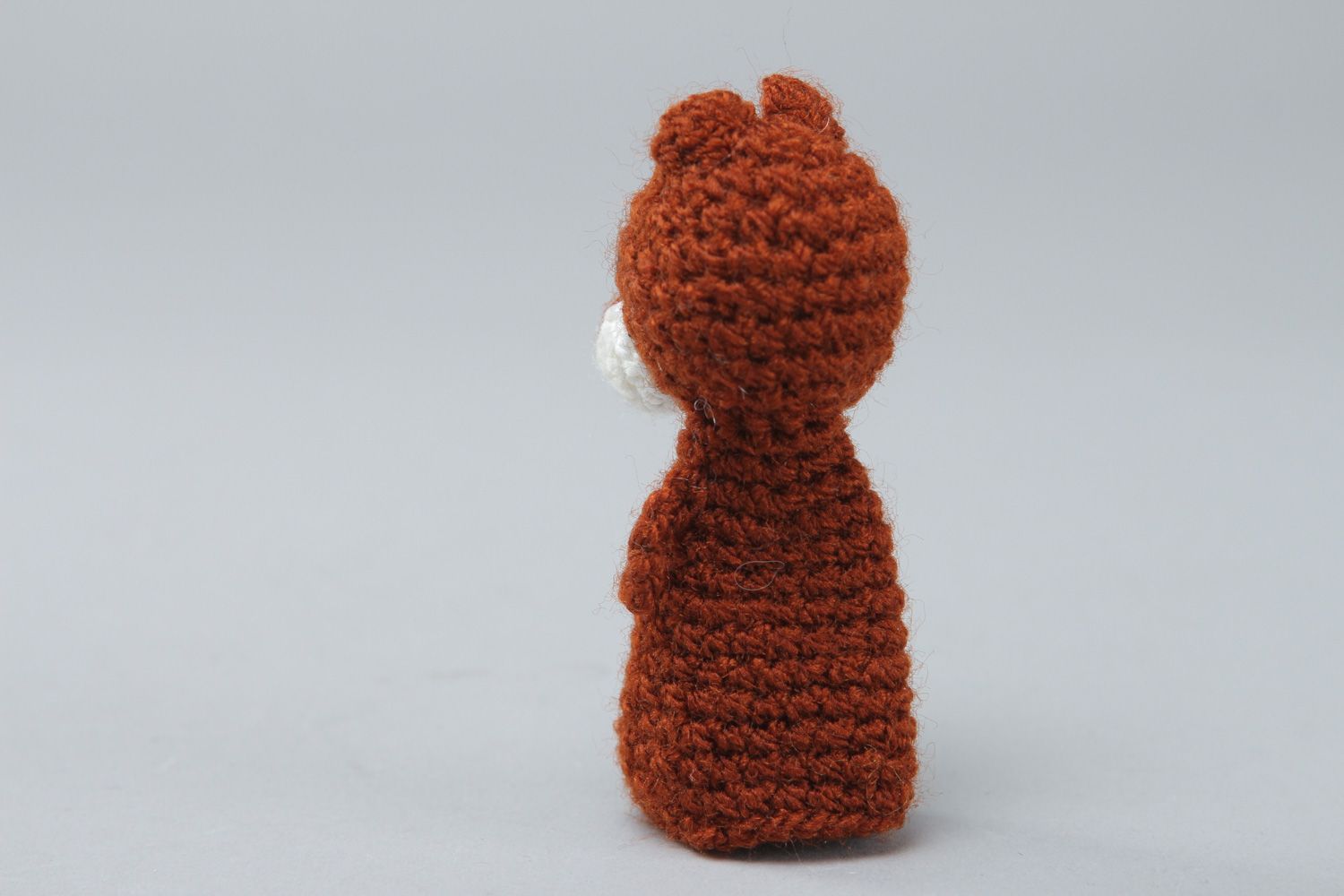 Marionnette à doigt ourson faite main tricotée au crochet originale pour enfant photo 2