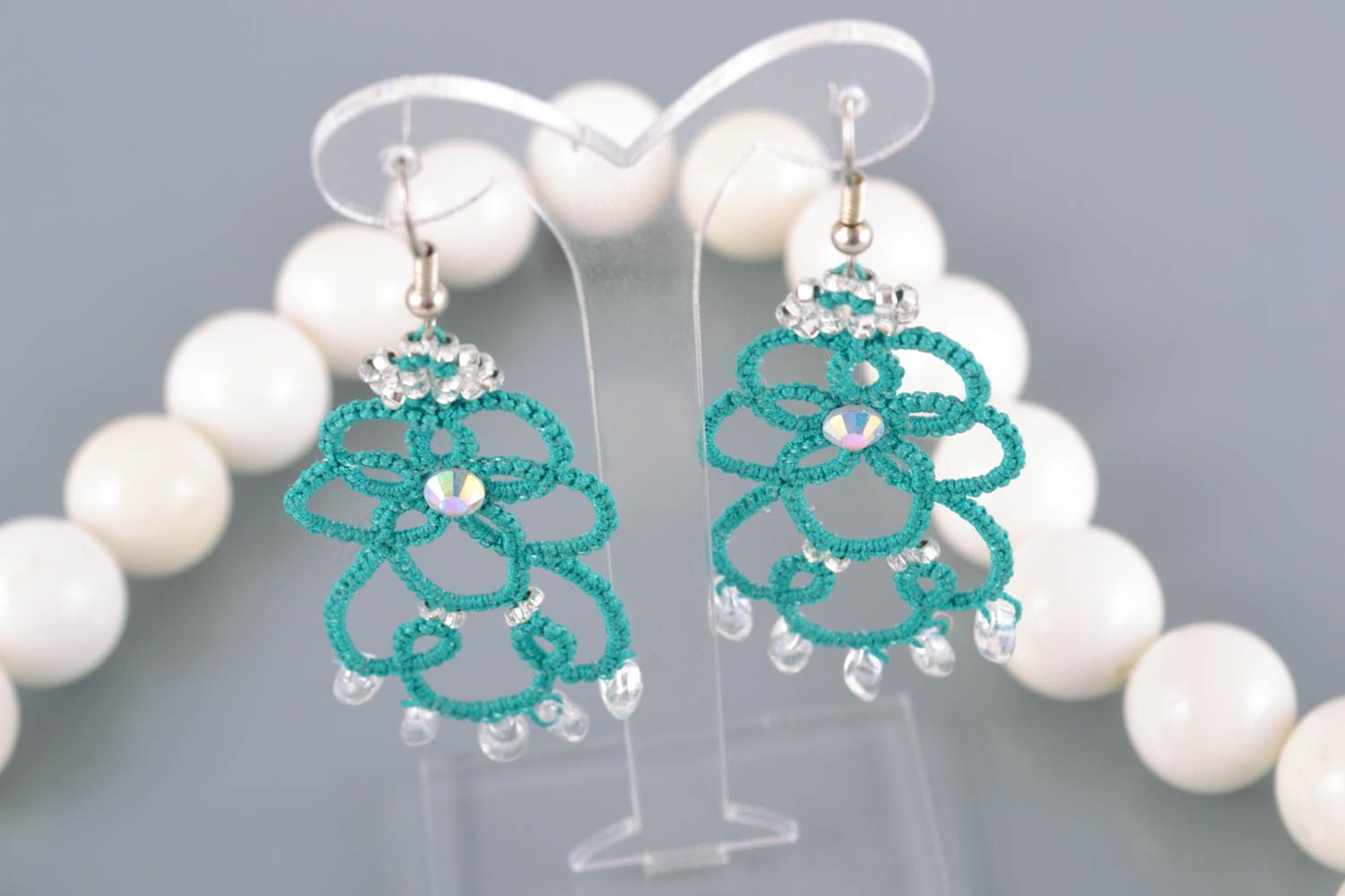 Tatting lacy earrings woven with shuttle photo 1