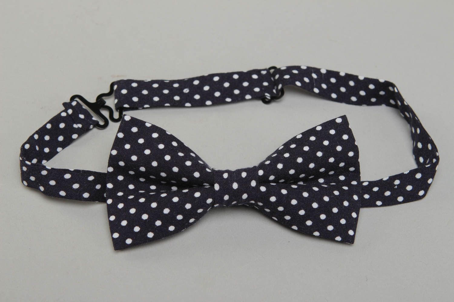 Polka dot cotton fabric bow tie photo 1