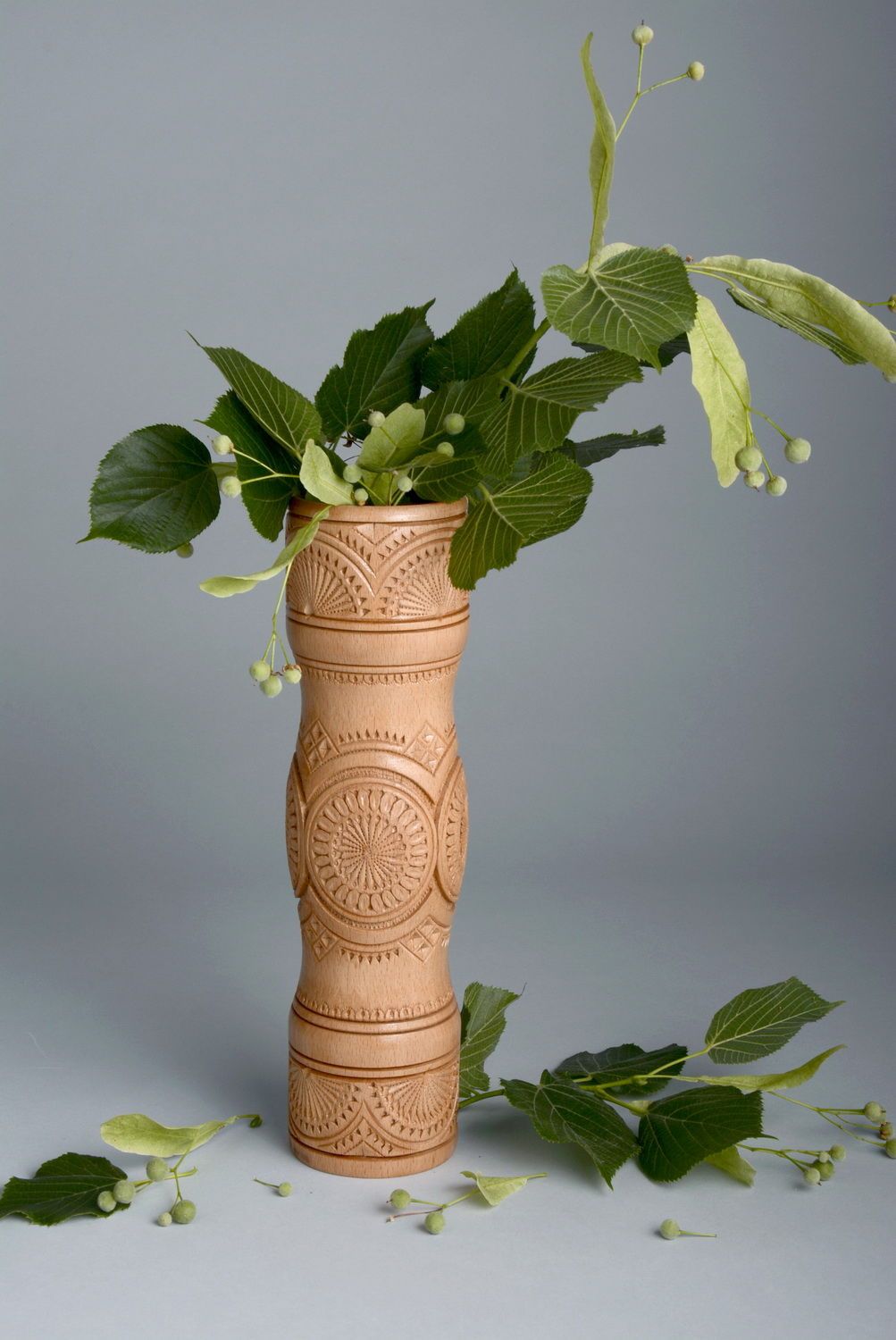 Vase artisanal en bois pour fleurs séchées  photo 1