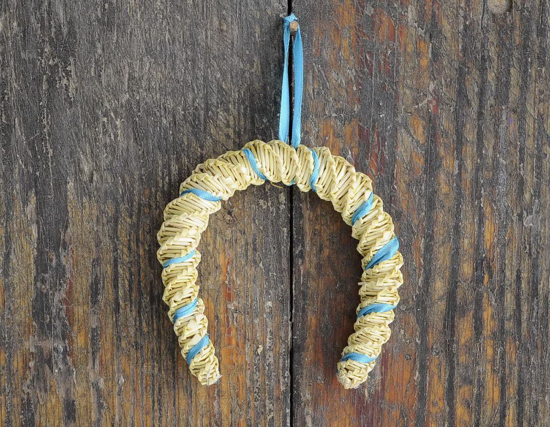 Protective charm made from straw Horseshoe photo 4