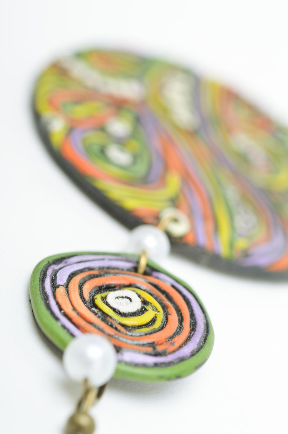 Boucles d'oreilles en pâte polymère faites main pendantes multicolores photo 5