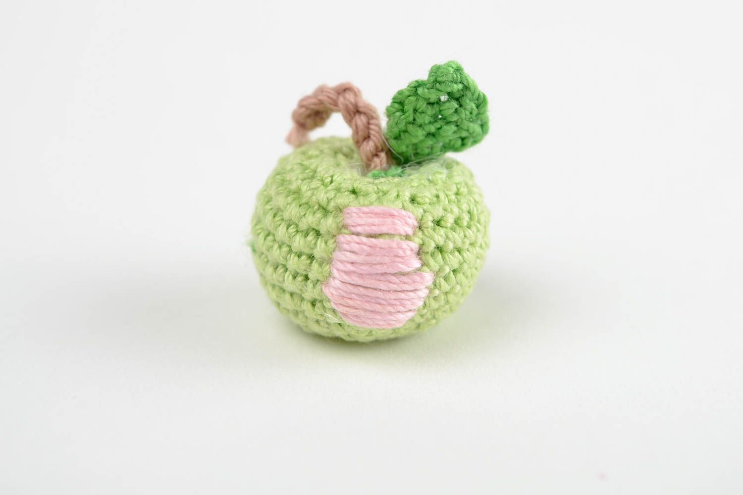 Fruta tejida a crochet juguete artesanal regalo original manzana verde foto 3