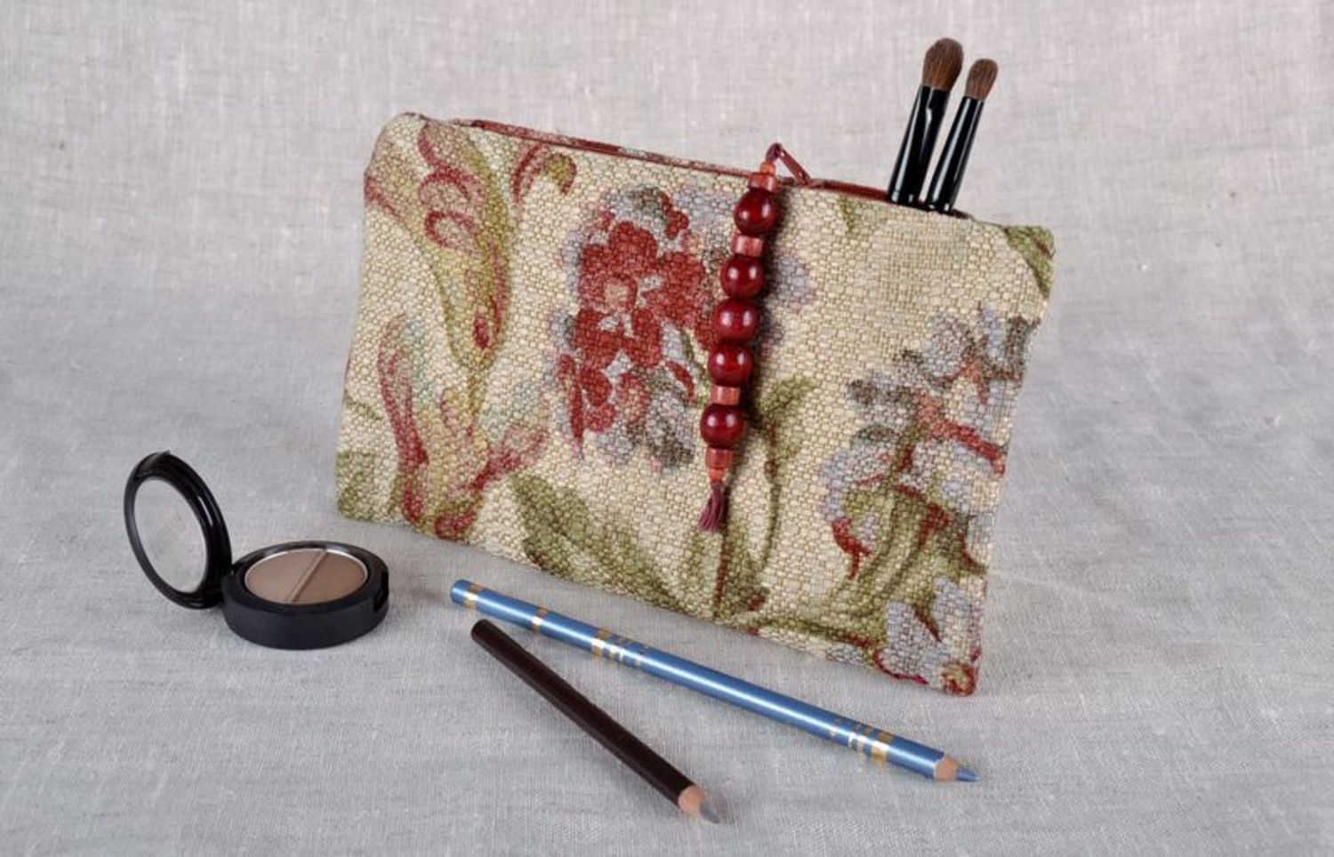 Beauty bag-clutch with colorful flowers photo 5