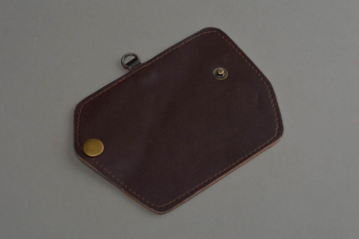 Étui porte-clés en vrai cuir fait main bordeaux petit accessoire original photo 3