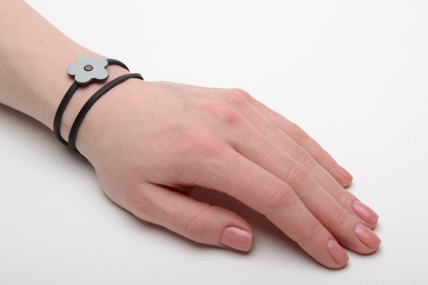 Thin handmade multi wrap genuine leather wrist bracelet with white flower  photo 2
