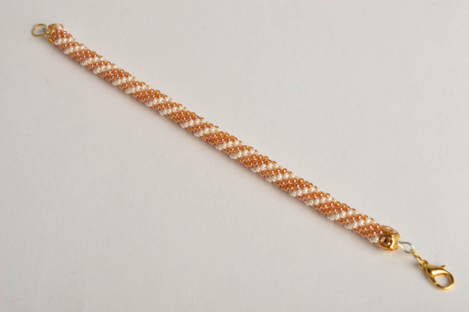 Bright elegant beige snd white beads adjustable bracelet for girls and women photo 2
